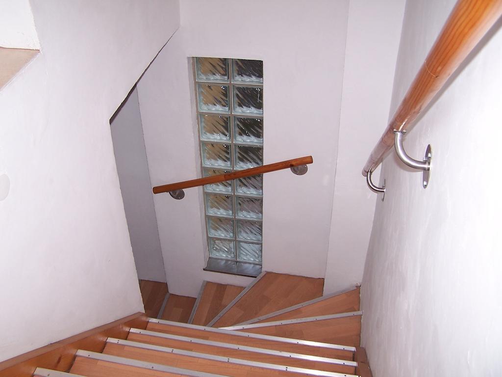 Akacia Apartment - Free Inside Parking, 2 Bedrooms, Garden, Next To Centre Будапеща Стая снимка