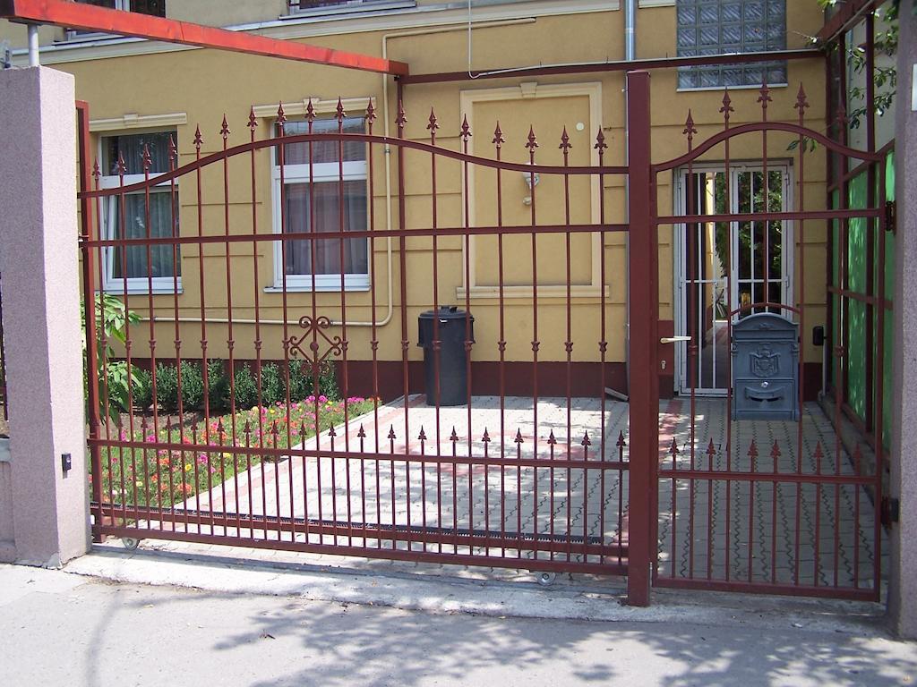 Akacia Apartment - Free Inside Parking, 2 Bedrooms, Garden, Next To Centre Будапеща Екстериор снимка
